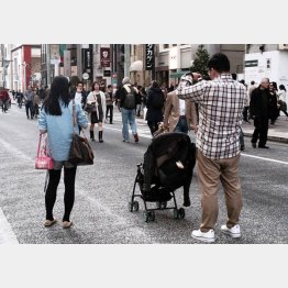 家計を圧迫してはダメ（Ｃ）日刊ゲンダイ