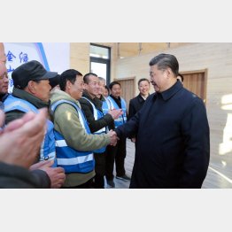 河北省雄安新区を視察で訪れた習近平国家主席（Ｃ）新華社／共同通信イメージズ