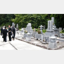 コストを考えるなら近所の納骨堂（Ｃ）日刊ゲンダイ