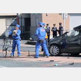 女子高生２人がはねられた事故（18年1月）／（Ｃ）共同通信社