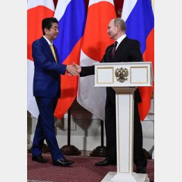 プーチンに足元を見透かされ（Ｃ）ロイター