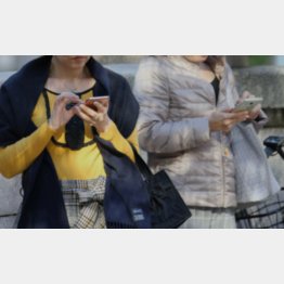 ＳＮＳでジワジワ広がる（Ｃ）日刊ゲンダイ