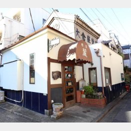 質屋当時の屋号と紋章が今も残る外観（Ｃ）日刊ゲンダイ