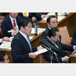 ちゃっかり我田引水（小野寺前防衛相）／（Ｃ）日刊ゲンダイ
