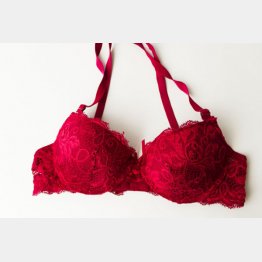 人気のカラーは「赤」（Ｃ）日刊ゲンダイ