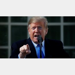 鼻息荒く攻めてくる（トランプ米大統領）／（Ｃ）ロイター