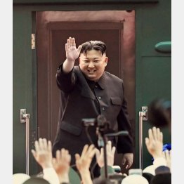 予定を早めてベトナムを後に（Ｃ）共同通信社