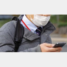 マスクは必需品（Ｃ）日刊ゲンダイ