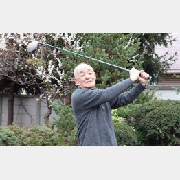 東宝の打ち合わせはゴルフ場クラブハウスだった（神津義行さん）／（提供写真）