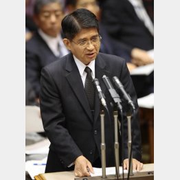 番犬（横畠内閣法制局長官）（Ｃ）日刊ゲンダイ