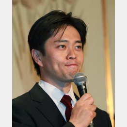 鉛筆ナメナメは許されない（Ｃ）日刊ゲンダイ