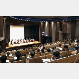 港区が開いた住民説明会（１２月１４日）／（Ｃ）共同通信社