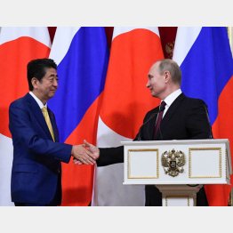 安倍はバカにされている（Ｃ）ロイター