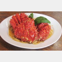 人気メニュー「カニのトマトクリームスパゲティー」（Ｃ）日刊ゲンダイ