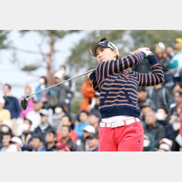 Ｔポイント女子Ｇで優勝した上田桃子（Ｃ）日刊ゲンダイ