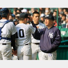 采配もスゴイが嗅覚もスゴかった明徳義塾・馬淵史郎監督（Ｃ）日刊ゲンダイ