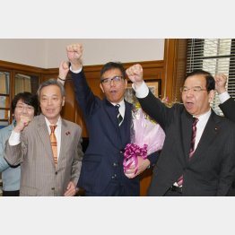 退路を断って挑戦（中央が宮本岳志候補）／（Ｃ）日刊ゲンダイ