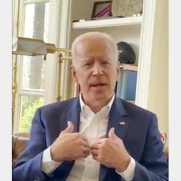 ツイッターで釈明するバイデン前副大統領（Ｃ）ロイター