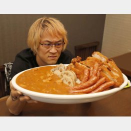 フードファイターのMAX鈴木さん（Ｃ）日刊ゲンダイ