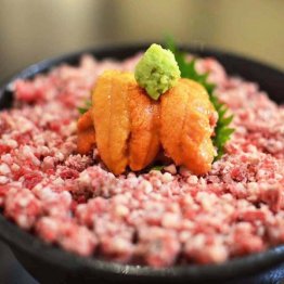 牛トロウニかけごはん（提供写真）