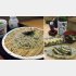 手打ちそばにこだわった「ざるそば」（右は夜の居酒屋メニュー）／（Ｃ）日刊ゲンダイ