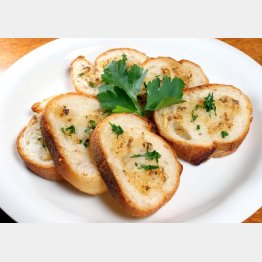 合う酒＝軽めの白ワイン（Ｃ）日刊ゲンダイ