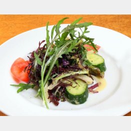 合う酒＝白ワイン（Ｃ）日刊ゲンダイ