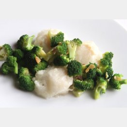 合う酒＝白ワイン（Ｃ）日刊ゲンダイ