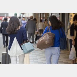 妻には働き続けてもらう（写真はイメージ）／（Ｃ）日刊ゲンダイ