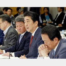 未来投資会議で美辞麗句（Ｃ）共同通信社