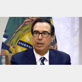 ムニューシン米財務長官（Ｃ）共同通信社