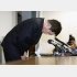 辞任会見で謝罪する泉市長（Ｃ）共同通信社