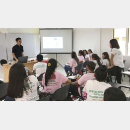 現地の日本語学校（Ｃ）共同通信社