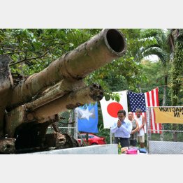 サイパンに残された旧日本軍の15センチ榴弾砲（Ｃ）共同通信社