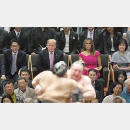 憮然とした表情（代表撮影）