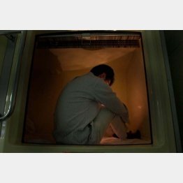 「自助」より「公助」だ！（Ｃ）日刊ゲンダイ