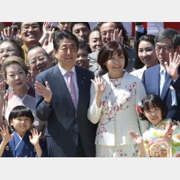 「桜を見る会」には人気子役の寺田心（左）と粟野咲莉（右）の姿も（Ｃ）日刊ゲンダイ