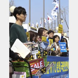 ＷＴＯ判断に喜ぶ韓国の市民団体（Ｃ）共同通信社