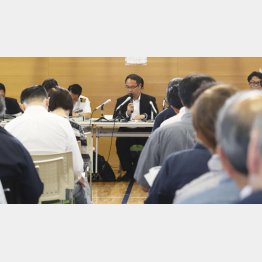 怒りは沸点（秋田市での住民説明会）／（Ｃ）共同通信社