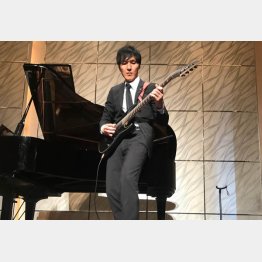 西尾明七段は青年時代からバンド活動を（撮影・田丸昇）