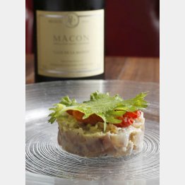 合う酒＝白ワイン（Ｃ）日刊ゲンダイ