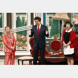 吉本新喜劇に出演した安倍首相（Ｃ）共同通信社