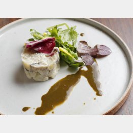 合う酒＝白ワイン（Ｃ）日刊ゲンダイ