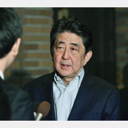 審議から逃げ回っているのは安倍自民（Ｃ）共同通信社