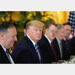 オーストラリアのモリソン首相と会食するトランプ大統領（Ｃ）ロイター