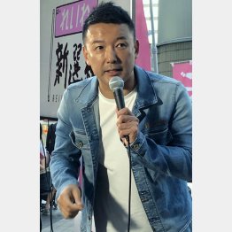 保守票をかっさらう（山本代表）／（Ｃ）日刊ゲンダイ