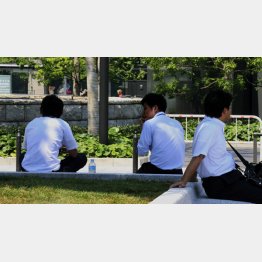 サラリーマンは大変（Ｃ）日刊ゲンダイ