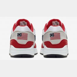 発売中止になったナイキ「Air Max 1 USA」 (ツイッターから）