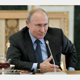 プーチン大統領にいいようにあしらわれている（Ｃ）Ｓｐｕｔｎｉｋ／ロイター