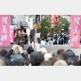 聴衆の心をワシ掴み（島田氏）／（Ｃ）日刊ゲンダイ